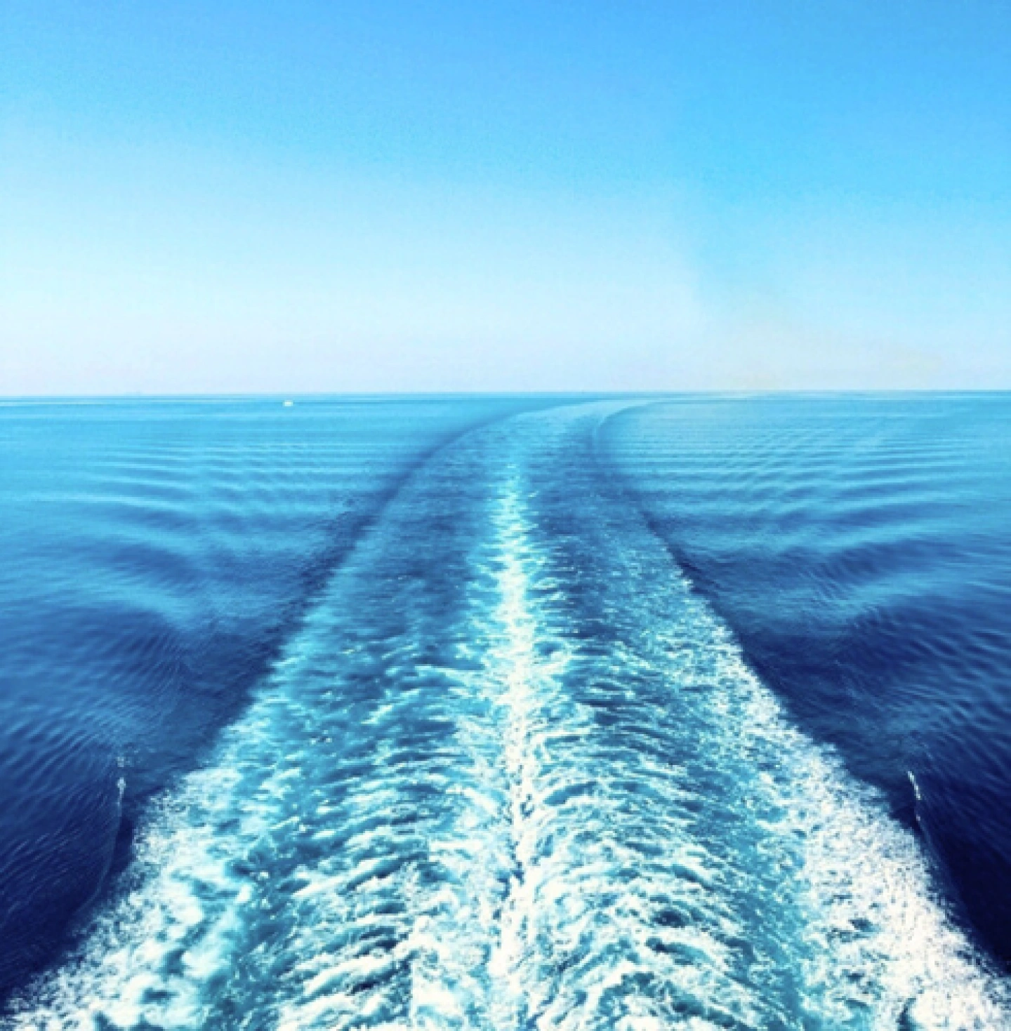 Heckwelle eins Kreuzfahrtschiffes