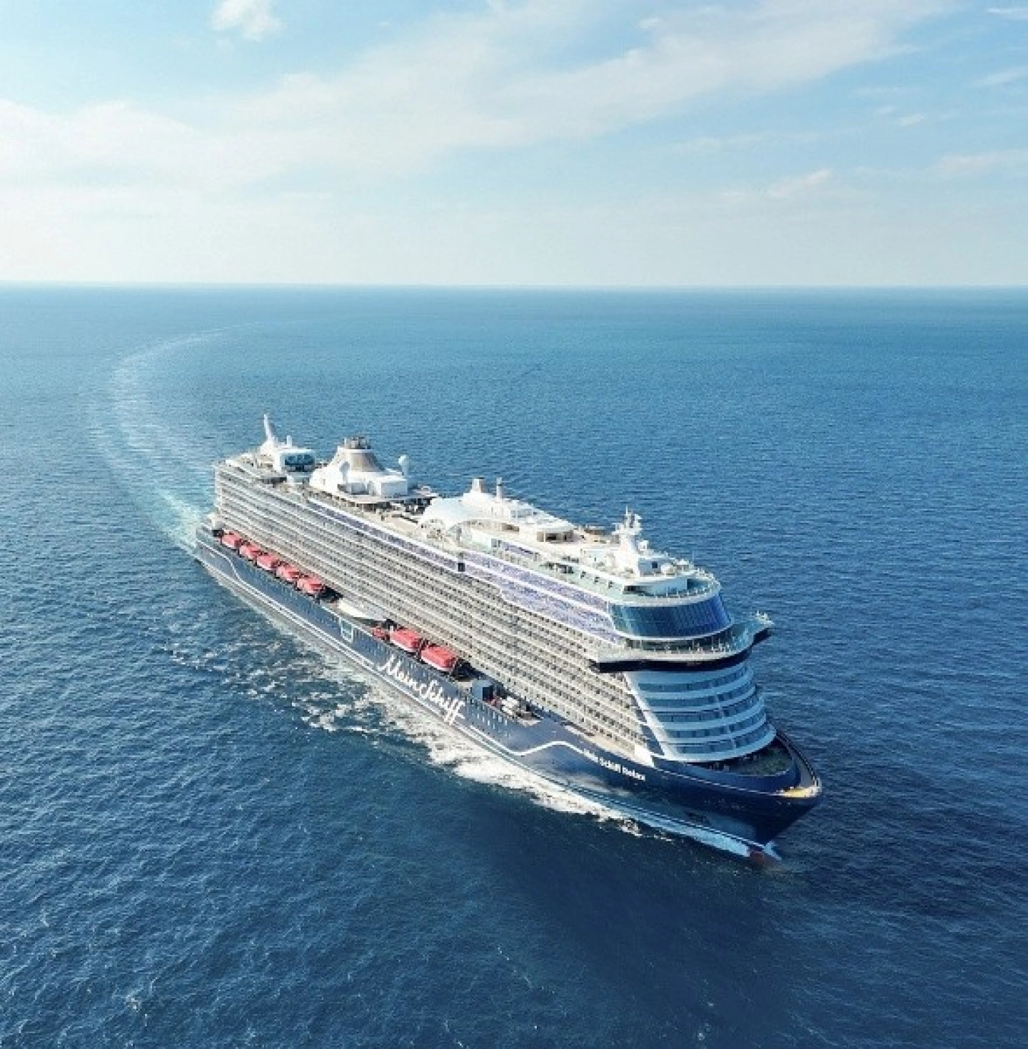 Mein Schiff Relax auf dem Meer