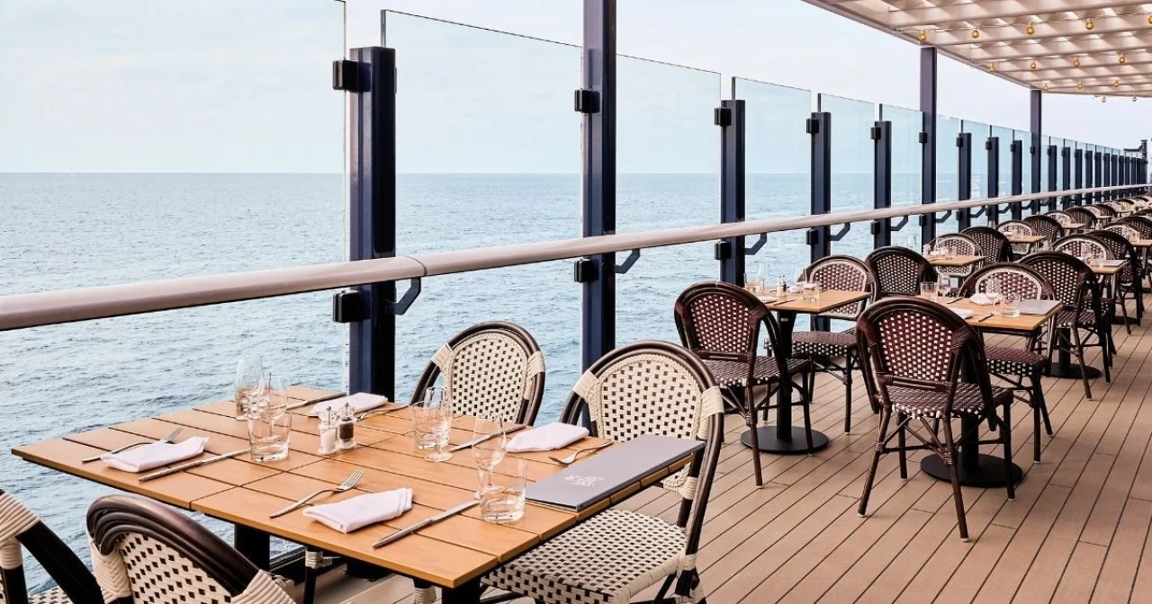 Mein Schiff Relax Restaurant mit Außenbereich
