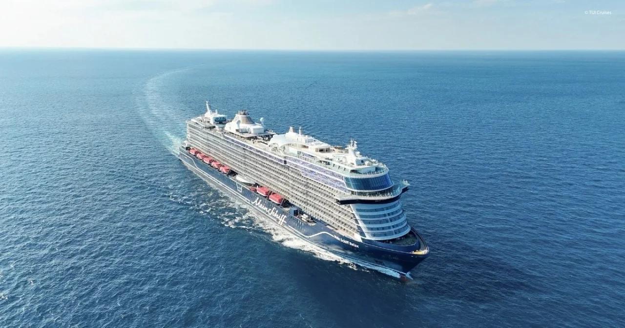 Mein Schiff Relax auf Meer