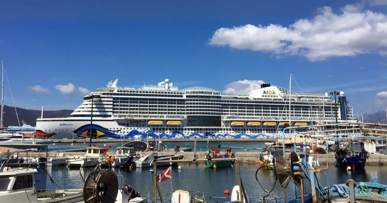 AIDAperla im Hafen