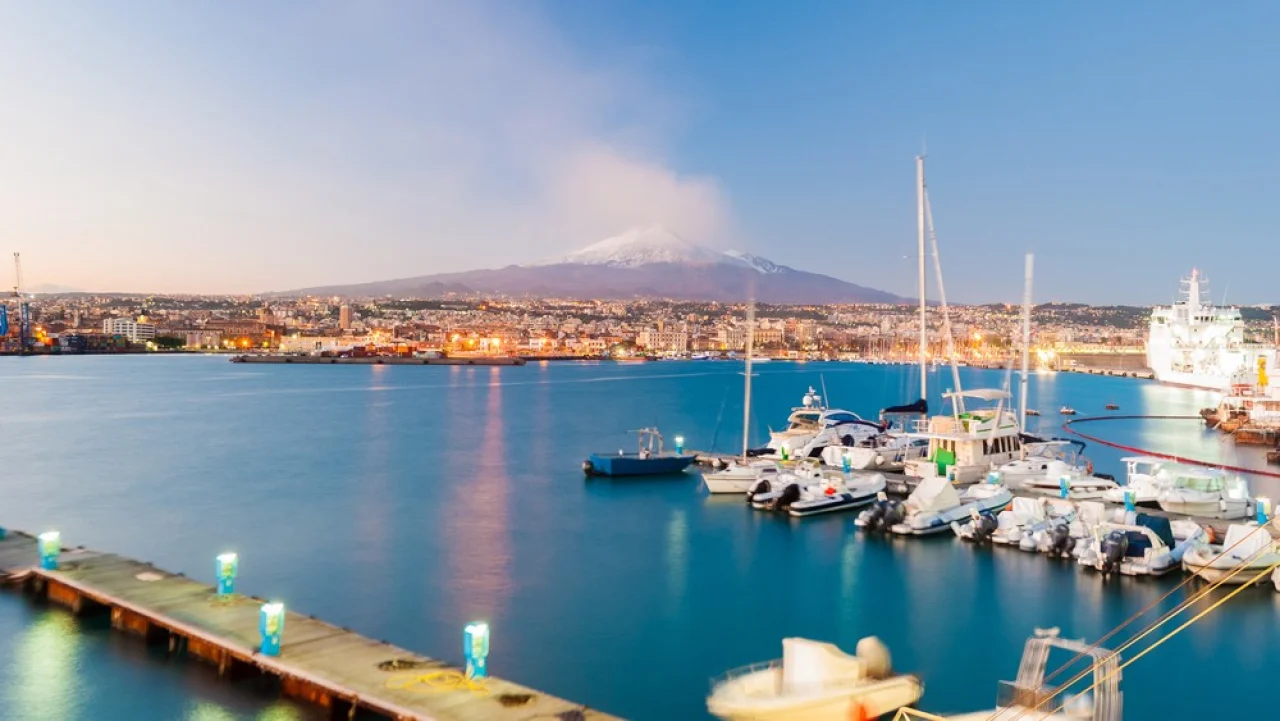 Hafenbild Catania (Sizilien)