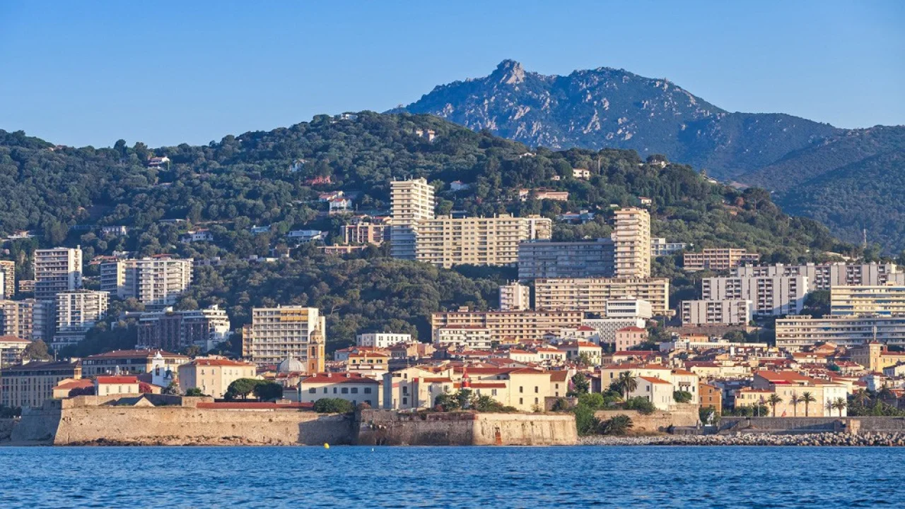 Hafenbild Ajaccio (Korsika)